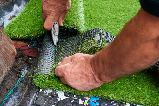 laying artificial grass
